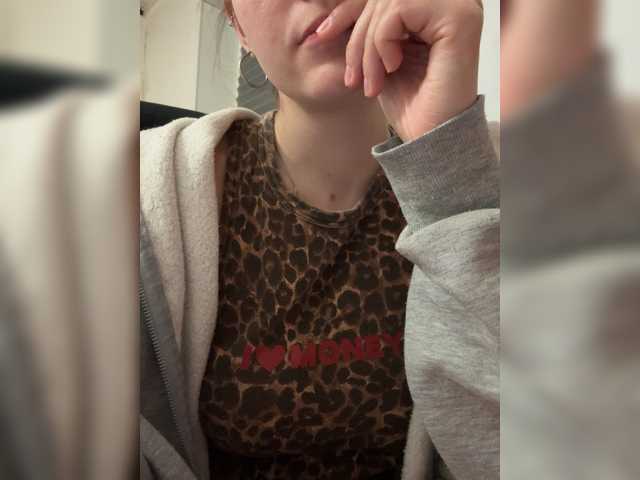 Asexysmile's BongaCams show and profile