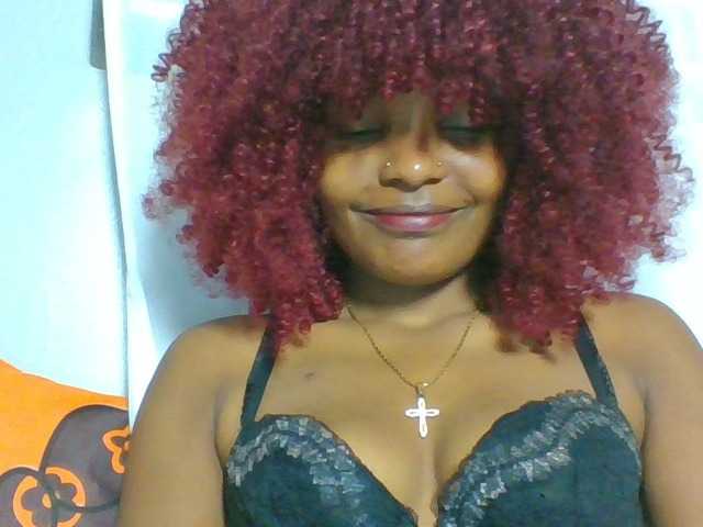 le modèle Blackcoco est en webcam porno dans un show sur le site bongacams, il possède les tags suivants: Ebony,Redhead,Trimmed