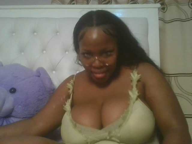 CuteTinkerbella broadcasting live