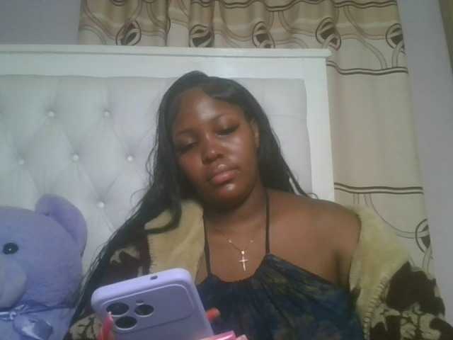 CuteTinkerbella broadcasting live