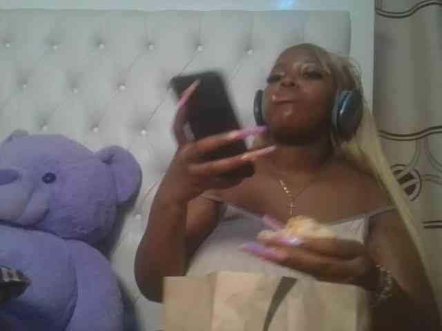 CuteTinkerbella webcam