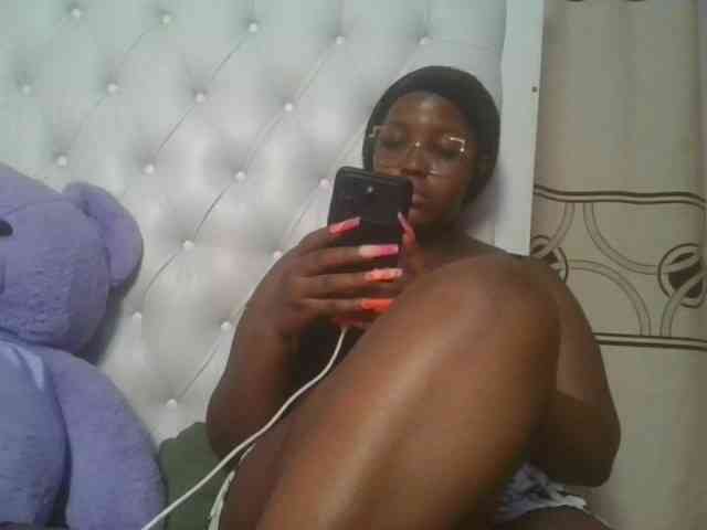 CuteTinkerbella webcam