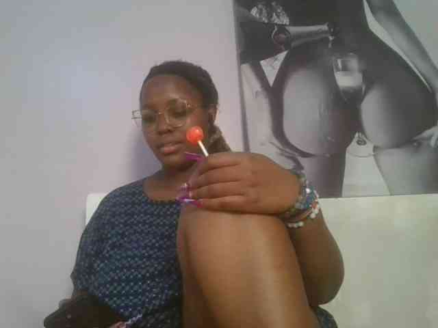 CuteTinkerbella webcam