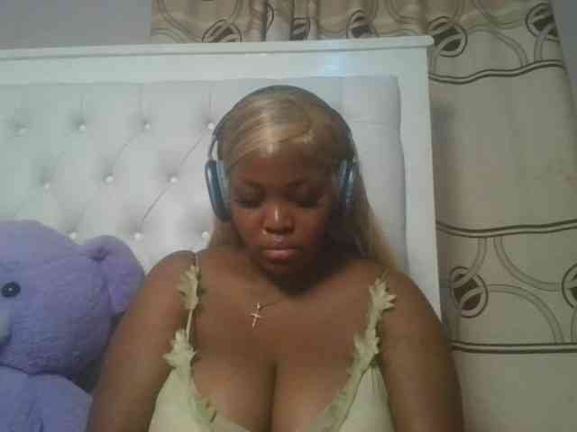 CuteTinkerbella webcam