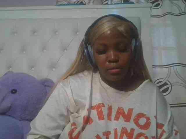 CuteTinkerbella webcam