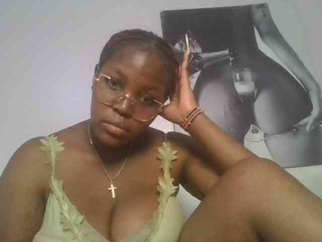 CuteTinkerbella webcam