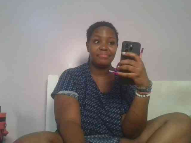 CuteTinkerbella webcam