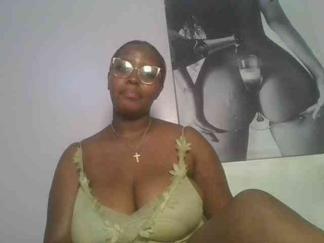 CuteTinkerbella webcam