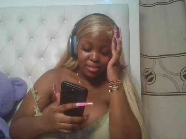 CuteTinkerbella webcam