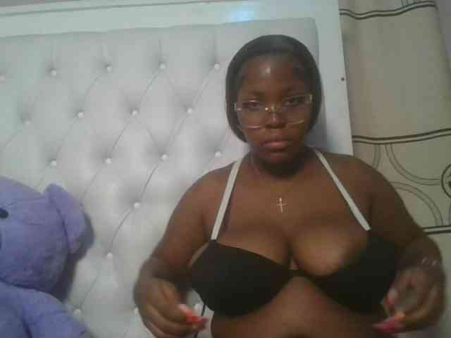 CuteTinkerbella webcam