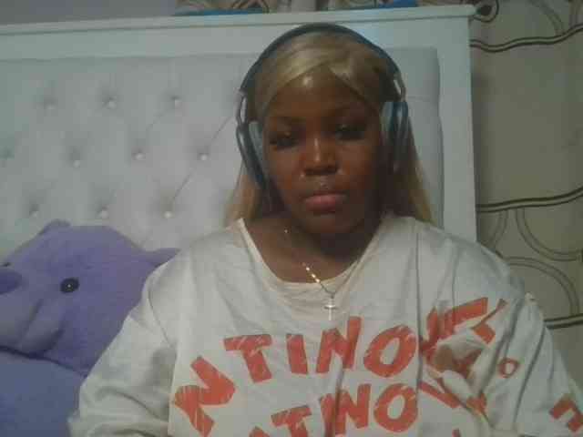 CuteTinkerbella webcam