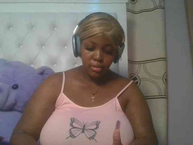 CuteTinkerbella webcam