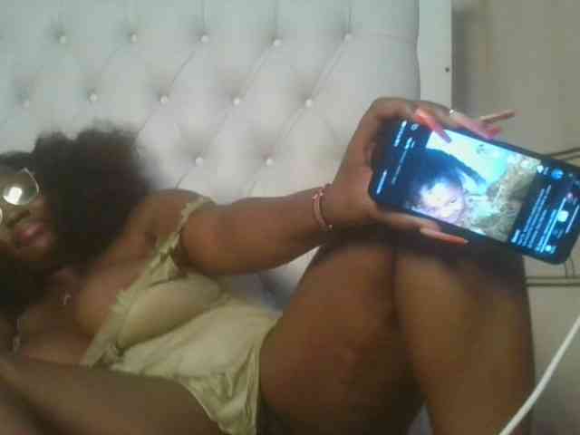 CuteTinkerbella webcam