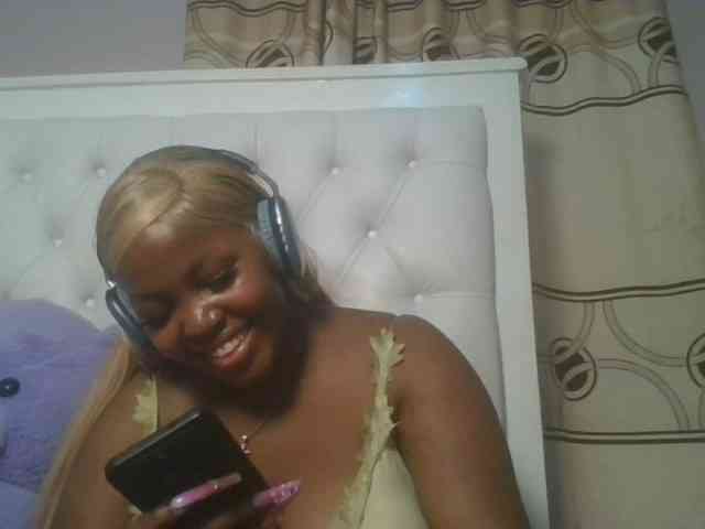 CuteTinkerbella webcam