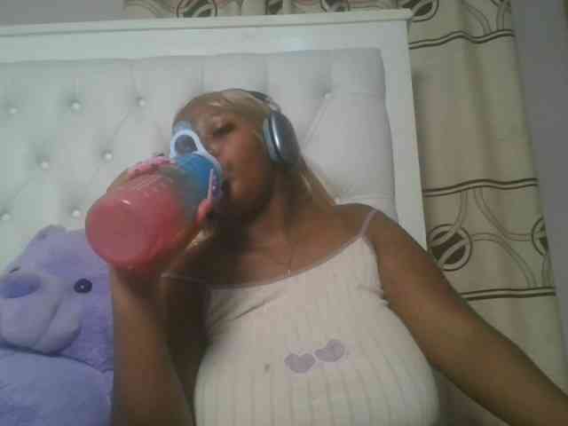 CuteTinkerbella webcam