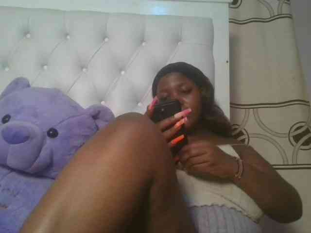 CuteTinkerbella webcam