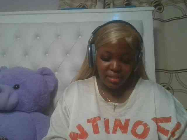 CuteTinkerbella webcam