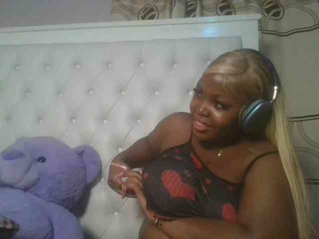 CuteTinkerbella webcam