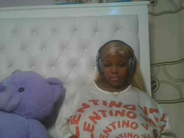 CuteTinkerbella webcam