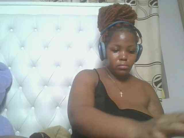 CuteTinkerbella webcam