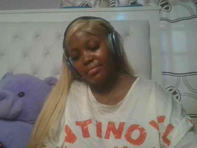 CuteTinkerbella webcam