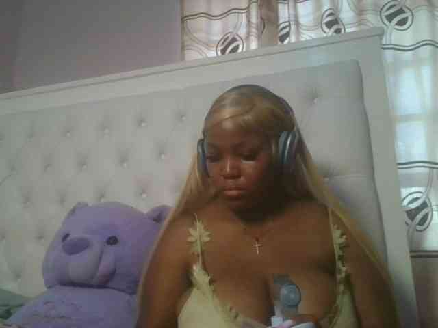 CuteTinkerbella webcam