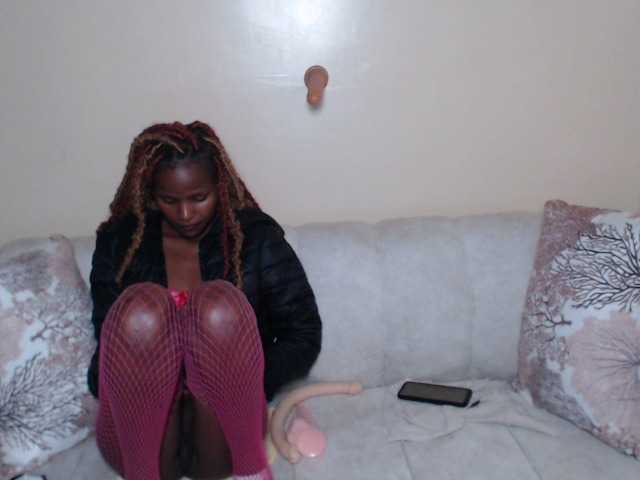 ItsYaGirlPookie's BongaCams show and profile