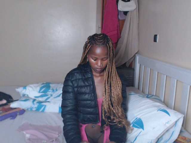 ItsYaGirlPookie's BongaCams show and profile