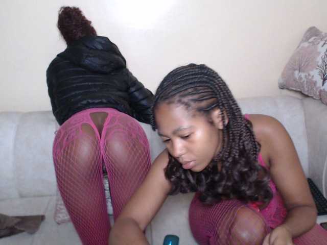 ItsYaGirlPookie's BongaCams show and profile