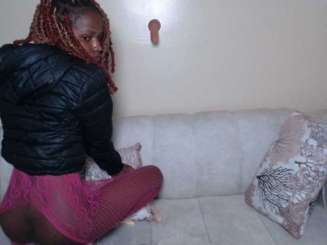 ItsYaGirlPookie live cam profile