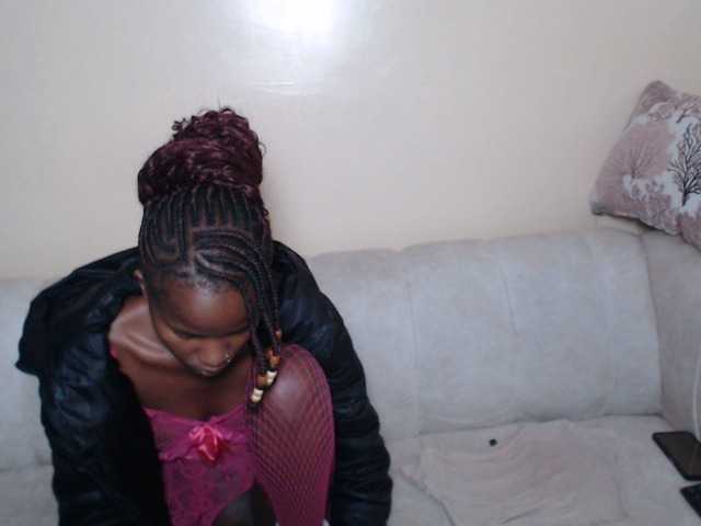 ItsYaGirlPookie's BongaCams show and profile