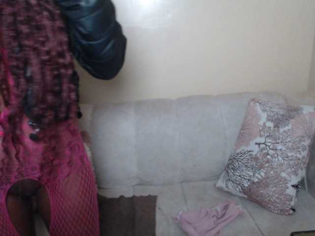 ItsYaGirlPookie's BongaCams show and profile