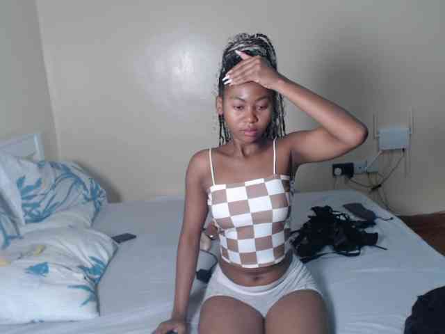 ItsYaGirlPookie webcam