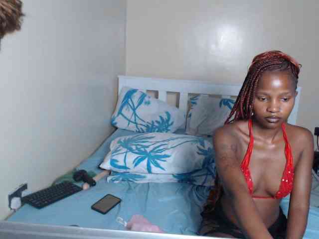 ItsYaGirlPookie webcam