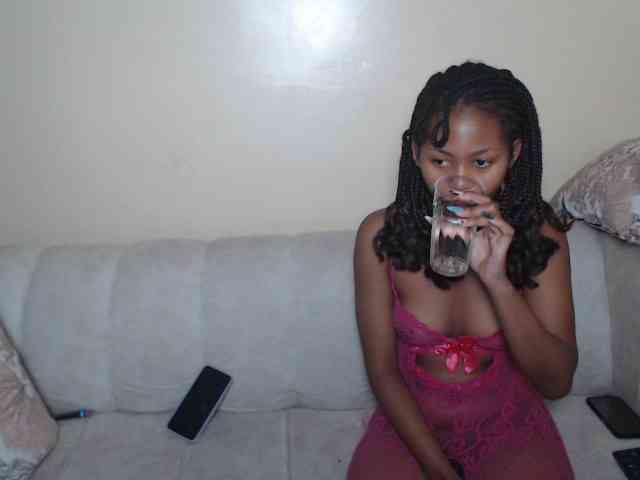 ItsYaGirlPookie webcam