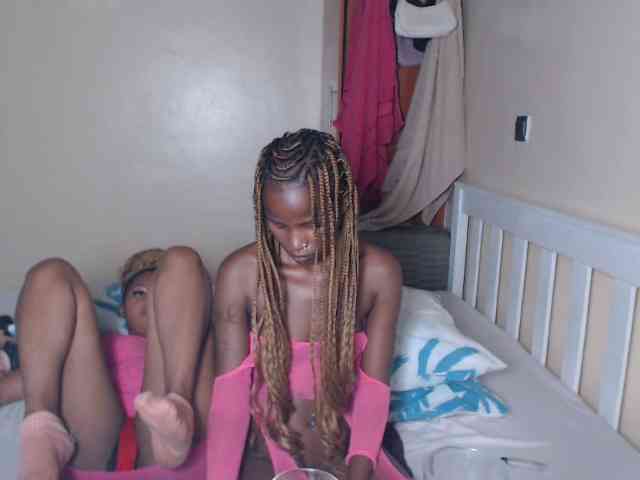 ItsYaGirlPookie webcam