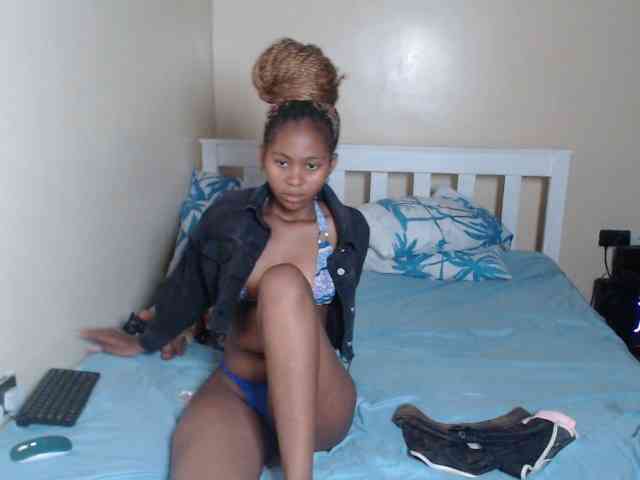 ItsYaGirlPookie webcam