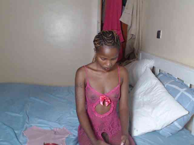 ItsYaGirlPookie webcam