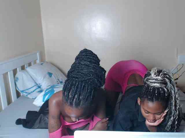 ItsYaGirlPookie webcam