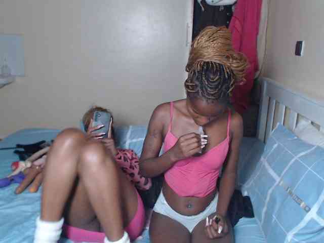 ItsYaGirlPookie webcam