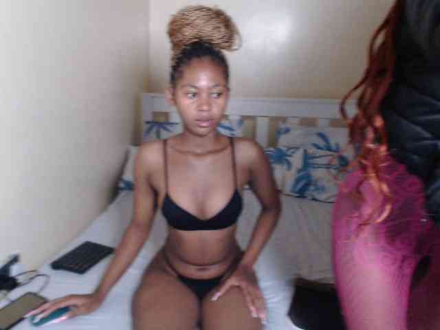 ItsYaGirlPookie webcam