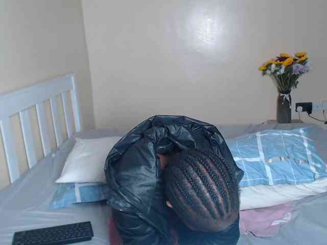 ItsYaGirlPookie webcam