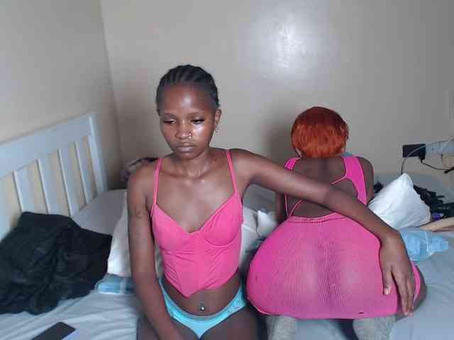 ItsYaGirlPookie webcam