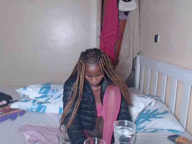 ItsYaGirlPookie webcam