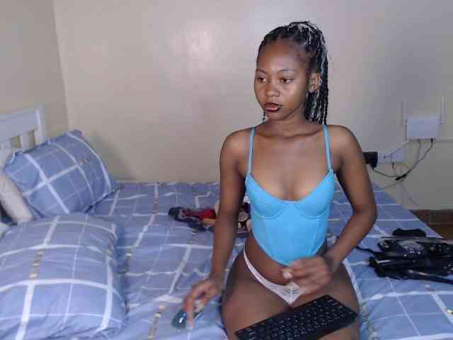 ItsYaGirlPookie webcam