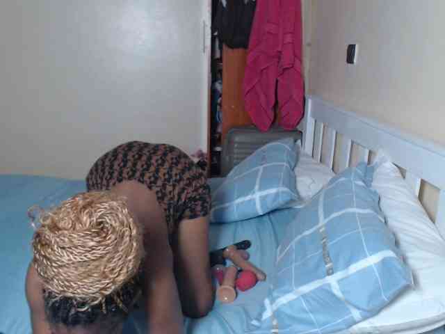 ItsYaGirlPookie webcam