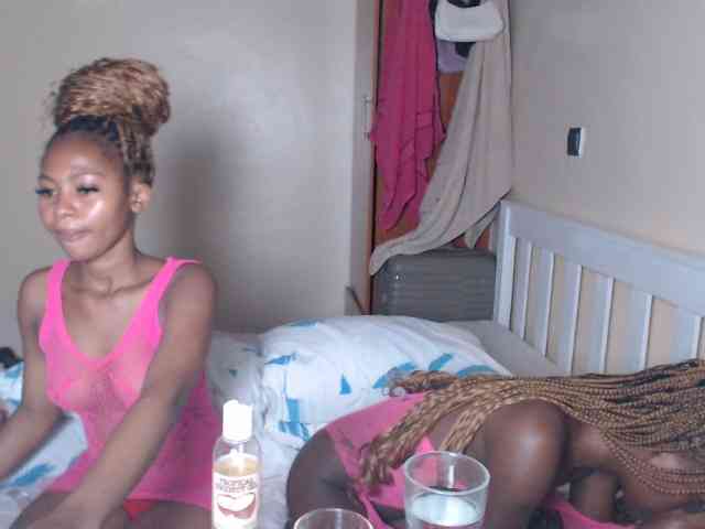 ItsYaGirlPookie webcam