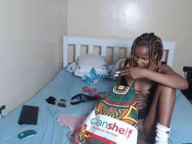 ItsYaGirlPookie webcam