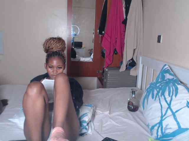 ItsYaGirlPookie webcam