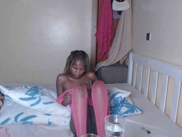 ItsYaGirlPookie webcam